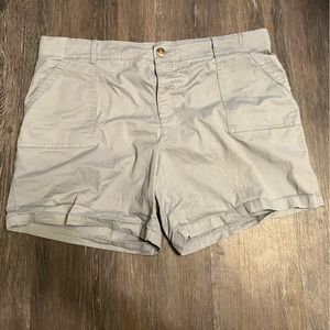 Lee Women's Utility Shorts Ultra Soft Waistband Mid Rise Grey.